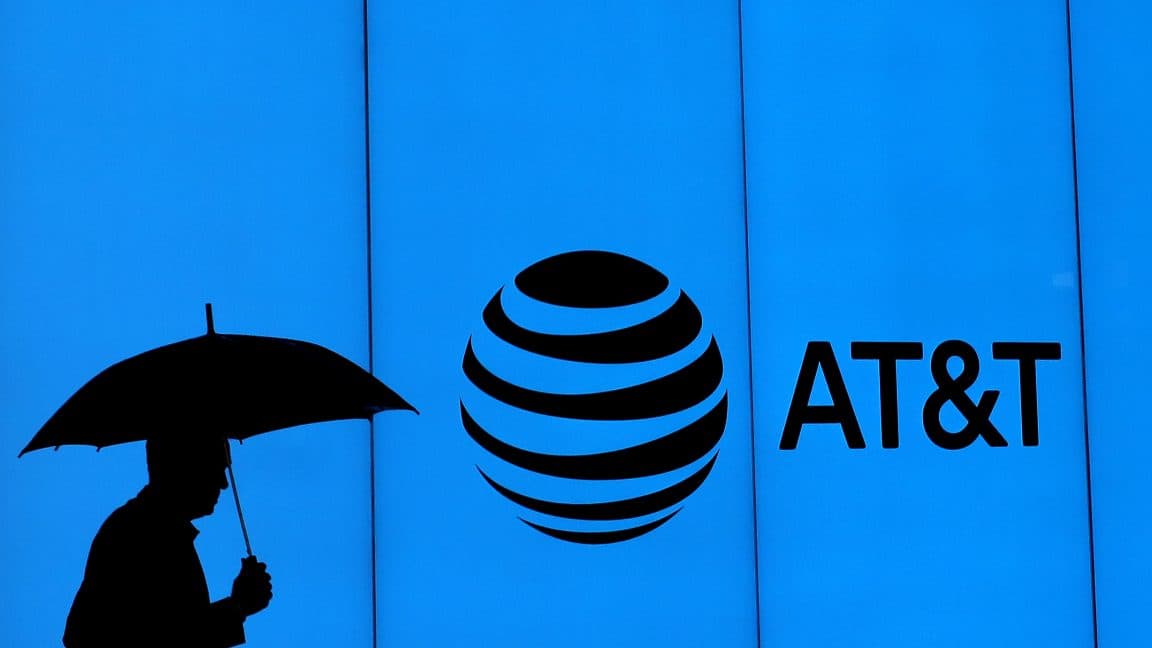 Başka bir AT&T FirstNet kullanıcısı megabayt başına 2 dolardan şok edici 6.200 dolarlık banknot alıyor