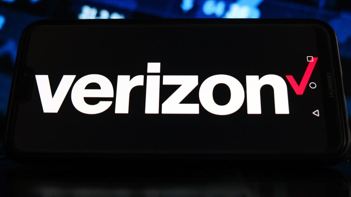 Verizon, yeni kilit açma politikasının "acısını" kabul ediyor ve değişimin yaklaştığını öne sürüyor
