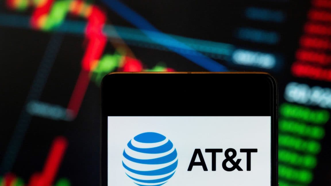 AT&T, eski telefon ağını kapatmak amacıyla Kaliforniya'ya dava açtı