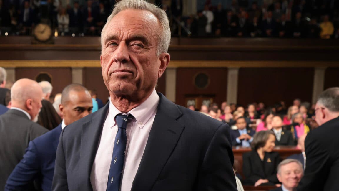 RFK Jr., aşı karşıtı şarlatanlara kapıyı açarak CDC panelinin tüzüğünü yeniden yazıyor