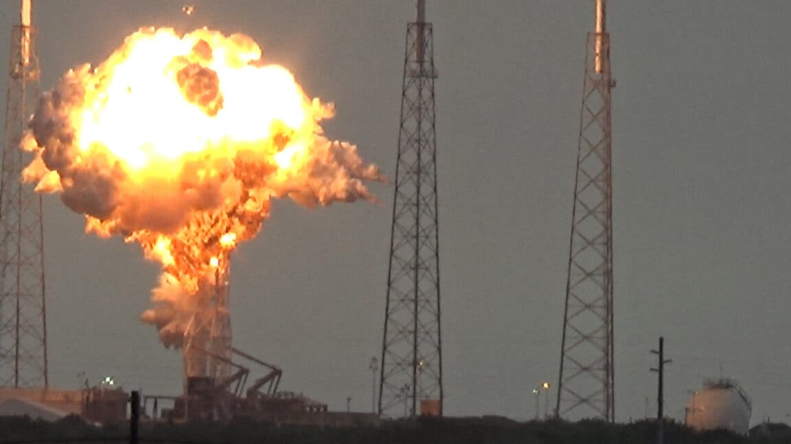 Blue Origin'in fırlatma rampasını yeniden inşa etmek ne kadar sürecek? Bazı SpaceX gazilerine sorduk.