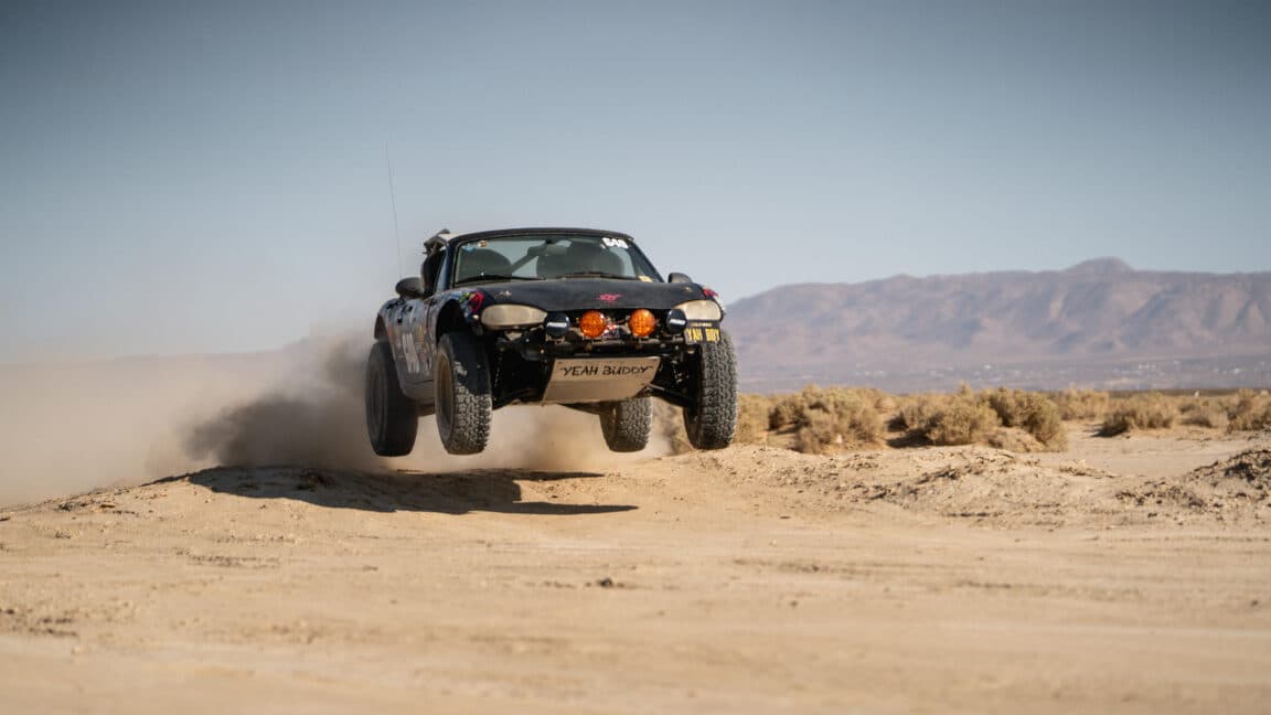 Starlink ve StarStream'i kullanarak off - road Miata yarışımı nasıl yayınladım?