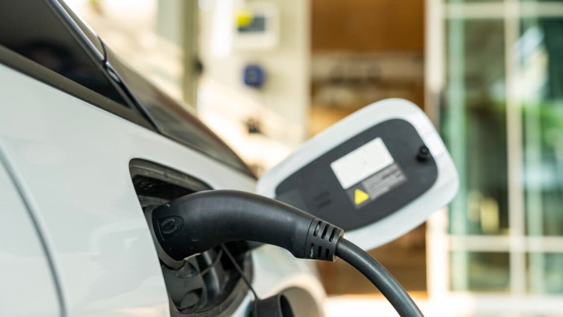 Gerilimi iki katına çıkarmak: EV'lerde 800 V mimarisi gerçekten neyi değiştiriyor?