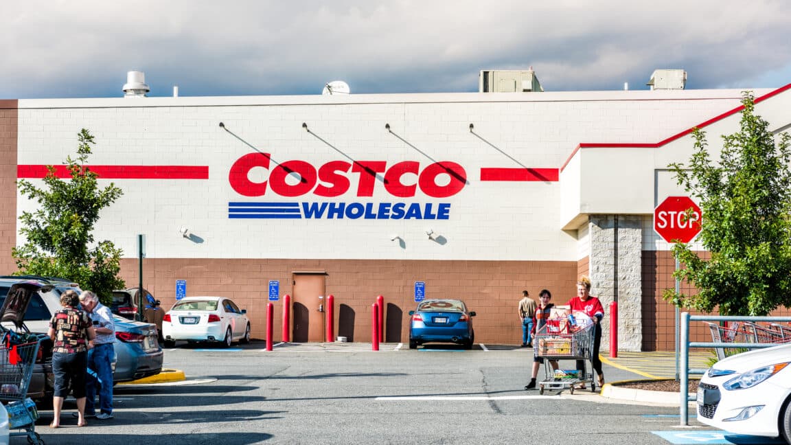 Costco, müşterilerin ödediği tarifelerin geri ödenmesini istediği için dava açtı