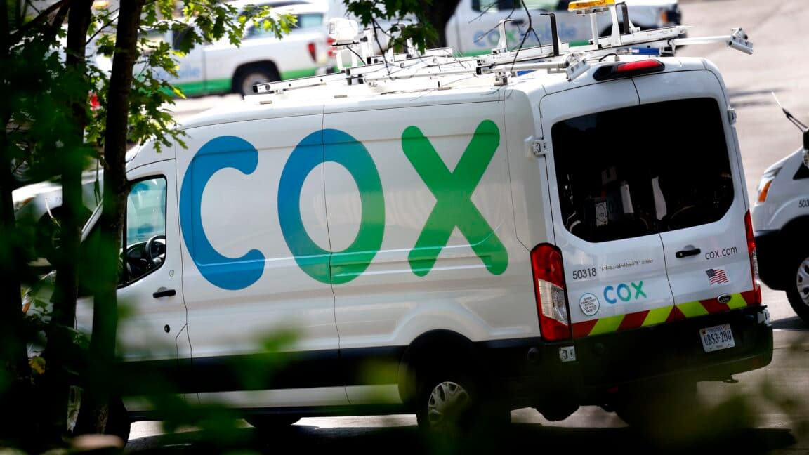 Charter, Cox'u satın almak ve ABD'deki en büyük ISP olmak için FCC iznini aldı