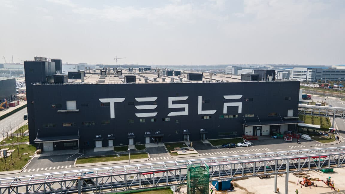 İlk olarak Tesla Model 2'yi iptal etti; şimdi yeni bir küçük EV üzerinde çalışıyor