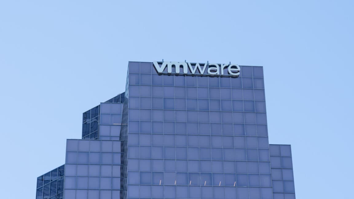 Rakip, Broadcom'un binlerce VMware geçişine yol açtığına dair "olumsuz" görüşlerin olduğunu söylüyor