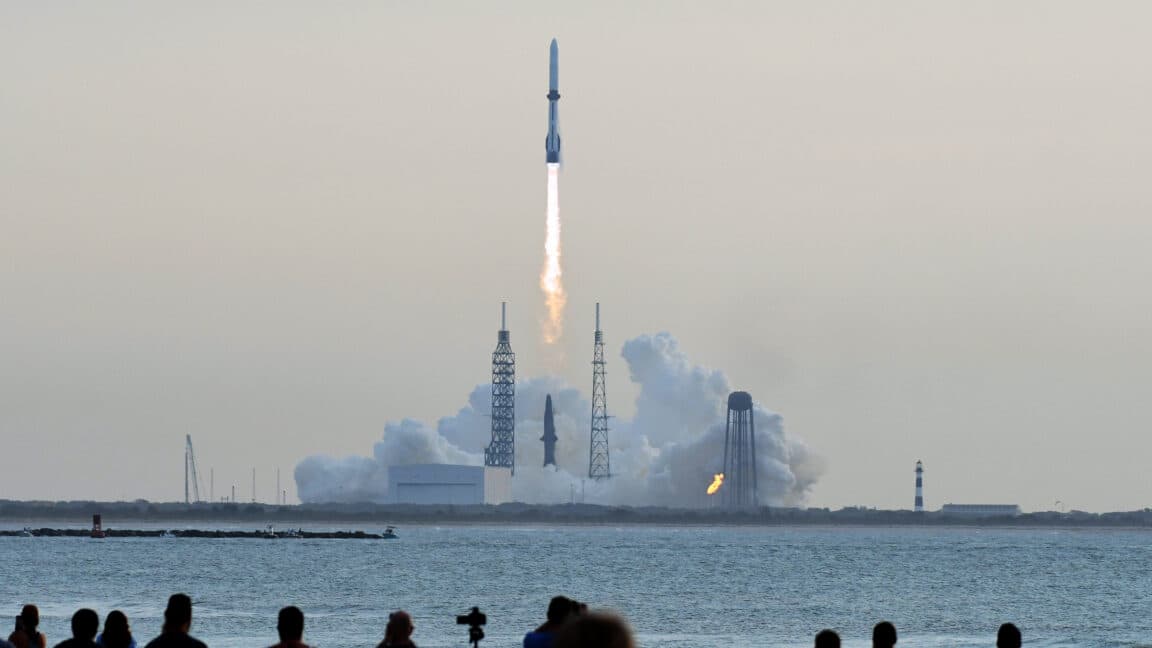 Blue Origin'in iddialı lansman hedeflerine ulaşmak için dış finansmana ihtiyacı olabilir