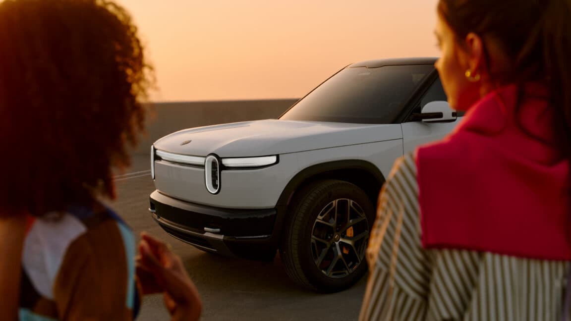 Rivian R2 335 mil menzille fırlatılacak