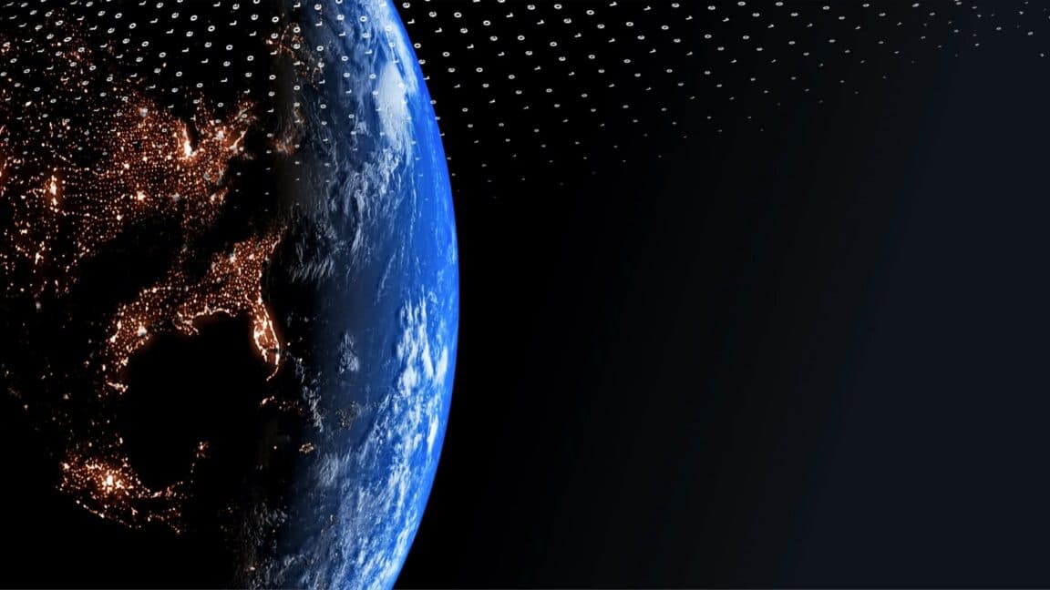 SpaceX, FCC'yi Amazon'un uyduları yanlış yüksekliğe koyduğuna ikna etmeye çalışıyor