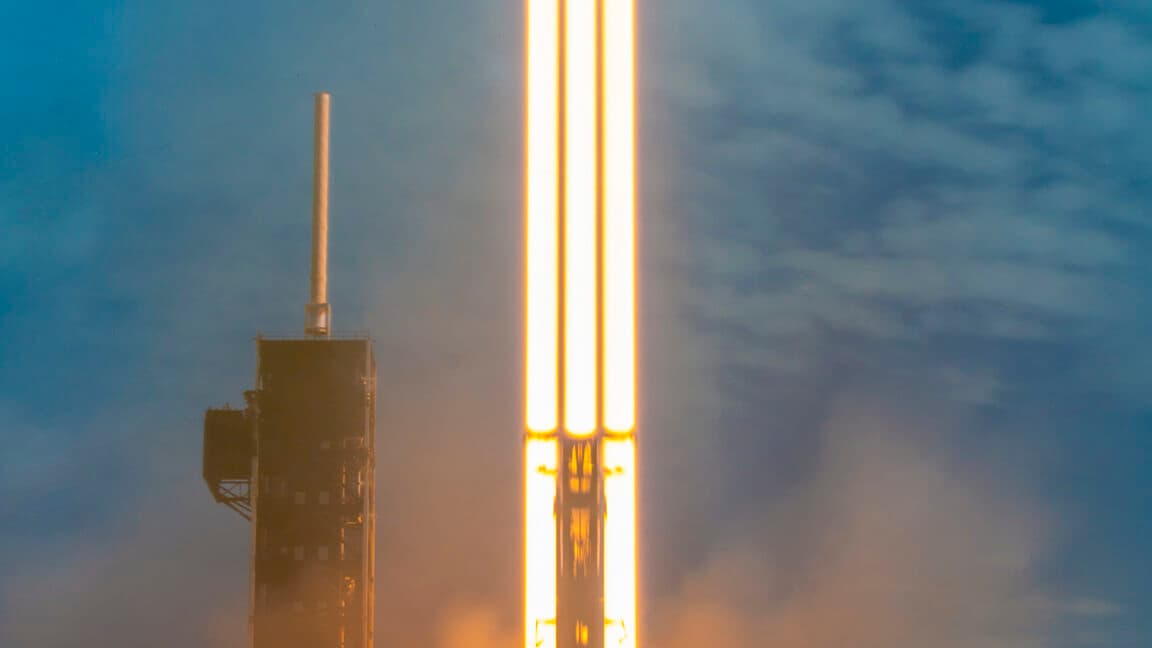 Roket Raporu: Falcon Heavy geri döndü; Rusya'nın Soyuz-5'i nihayet görücüye çıktı