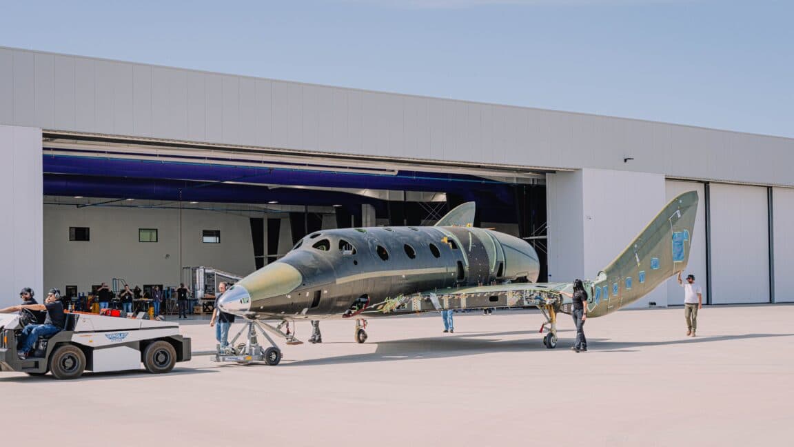 Virgin Galactic yeni gemisini açıkladı ancak zamanı ve parası tükeniyor