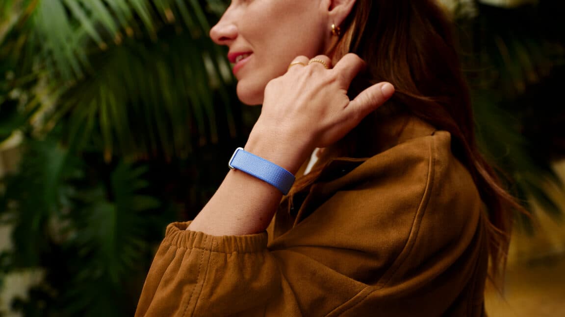 Google, Fitbit'in yerini alacak ekransız Fitbit Air ve Google Health uygulamasını tanıttı