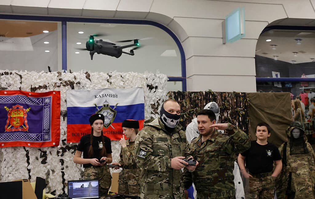 Rusya üniversite öğrencilerine savaş zamanı drone pilotu olmaları yönünde baskı yapıyor