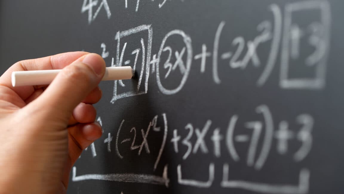 Matematikçiler, endüstrinin tecavüz etmesi nedeniyle yapay zekanın mesleğe yönelik tehditleri konusunda uyarıyor