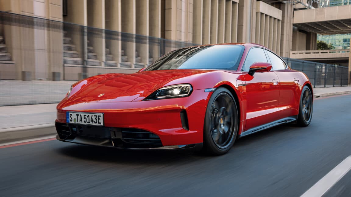 Yerel NACS portları, MY27 Porsche Taycan için bilgi - eğlence yükseltmesi