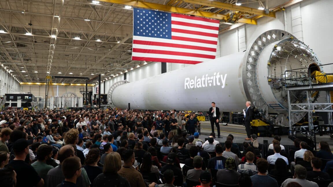 Roket Raporu: Yeniden inşa Blue Origin fırlatma rampasında başlıyor; Görelilik Mars'ı hedefliyor