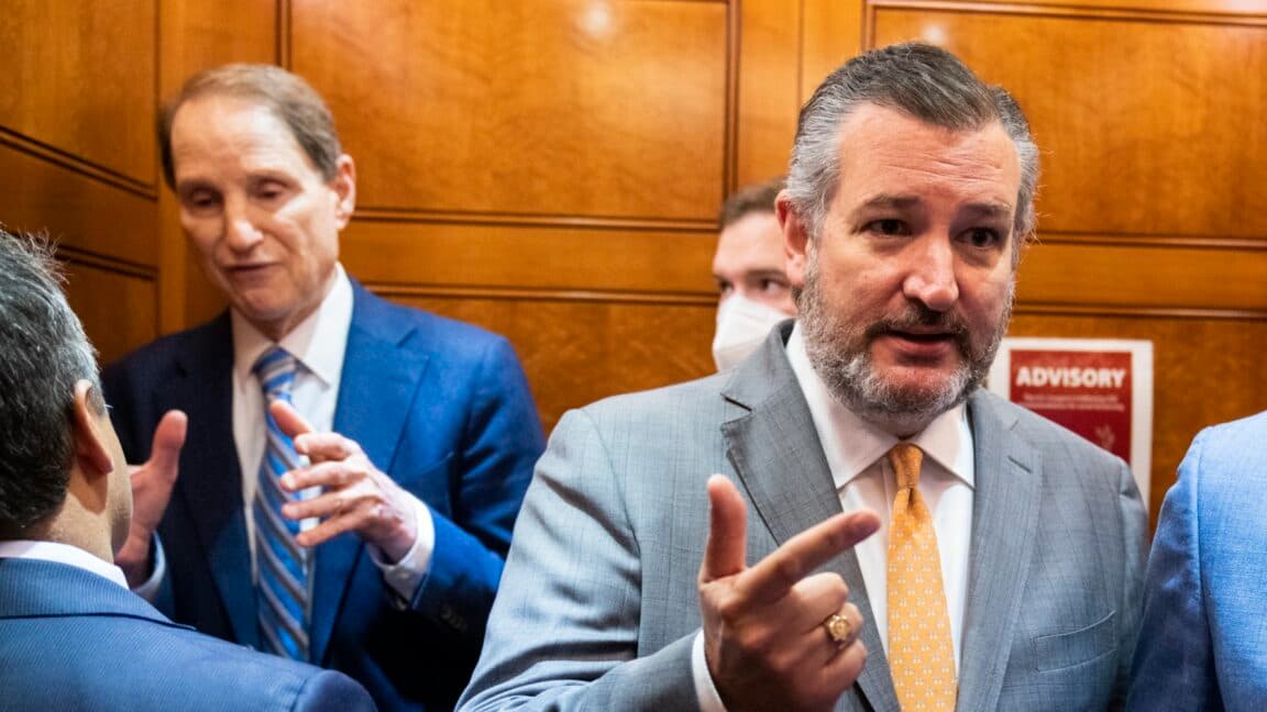 Ted Cruz ve Ron Wyden, iki partili JAWBONE Yasası ile sansürle mücadele etmeye çalışıyor