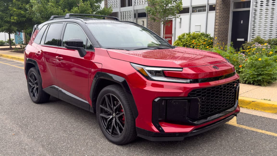 2026 Toyota RAV4 eklentisi: Büyük pil, günlük sürüşlerin tamamen elektrikli olduğu anlamına geliyor