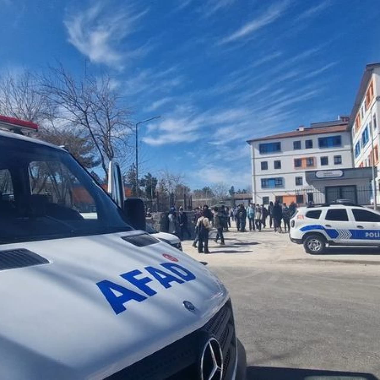 Okulda cıva zehirlenmesi: 14 öğrenci tedavide!