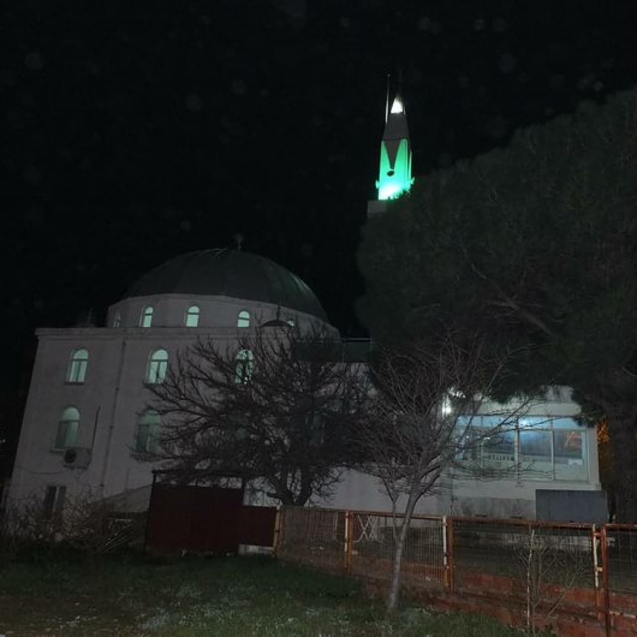 Bir ilçe 3 dakika önce iftar yaptı