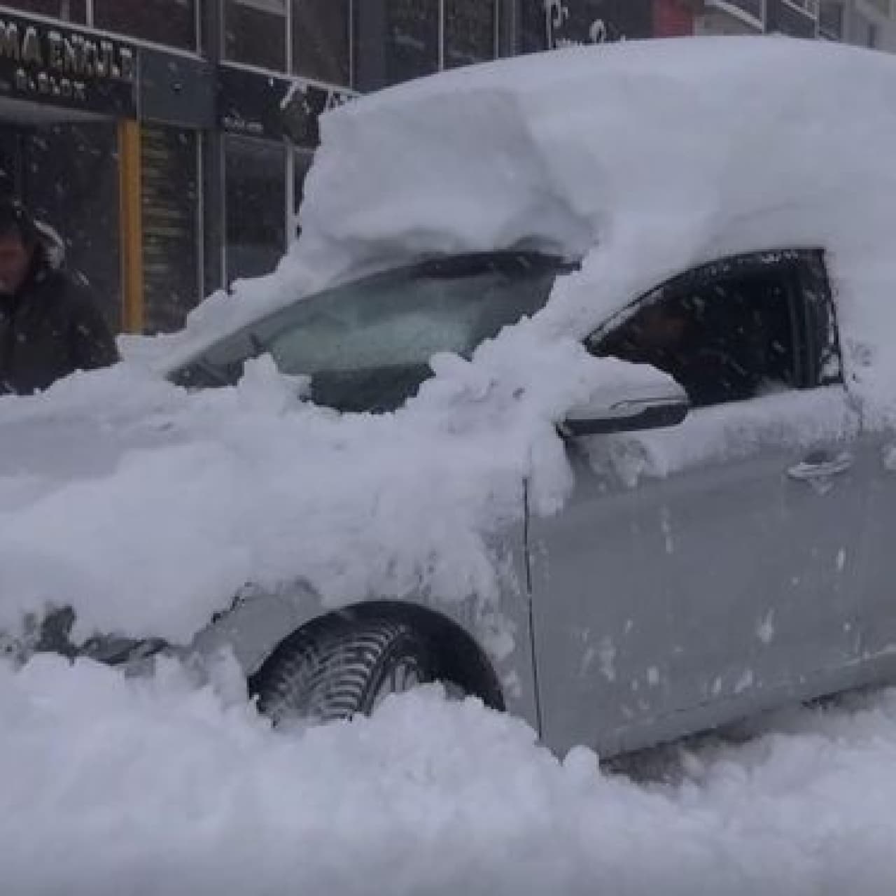 22 yıllık rekor! Erzurum kara gömüldü 