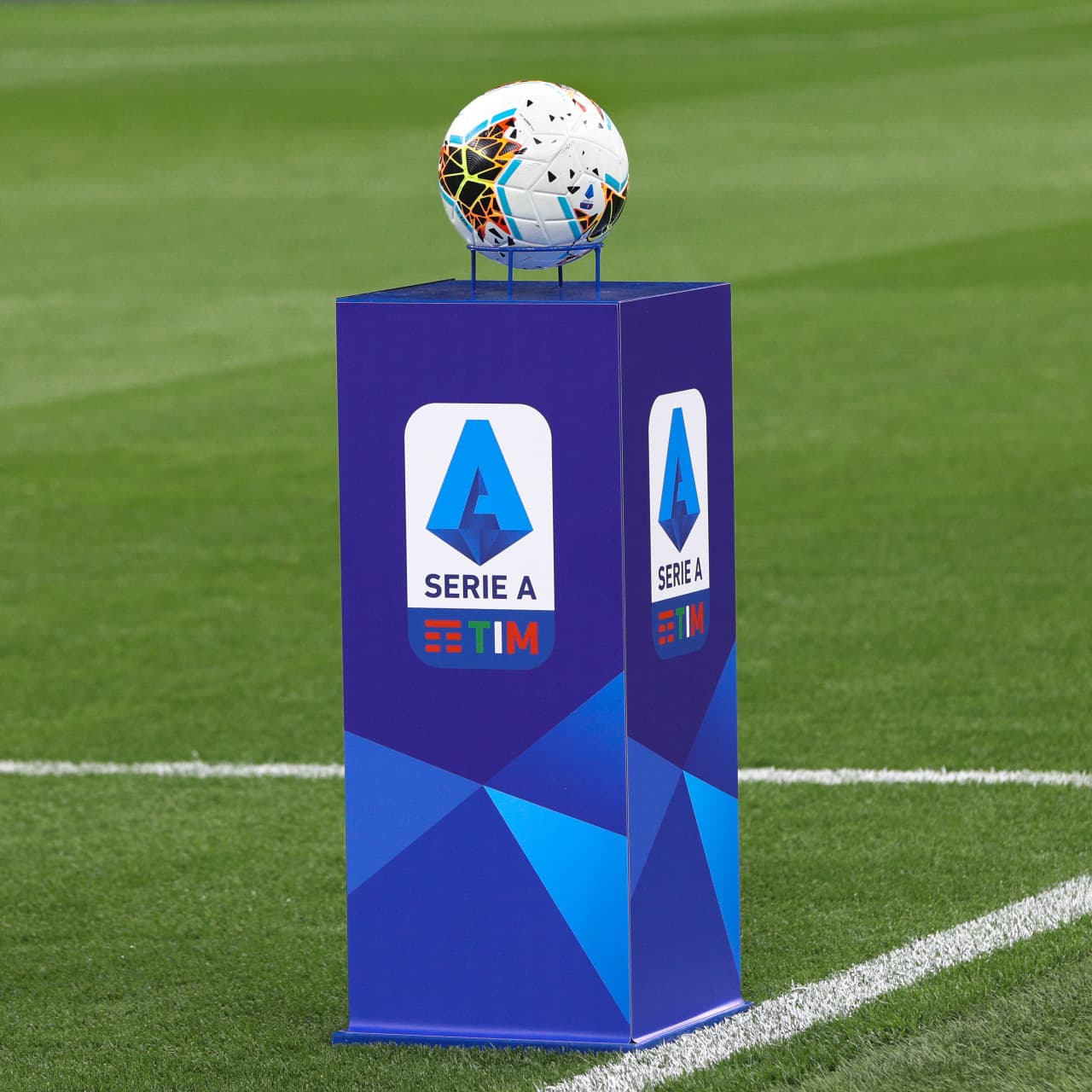 İtalyan futbolu, devlerin arasında tutunamıyor!