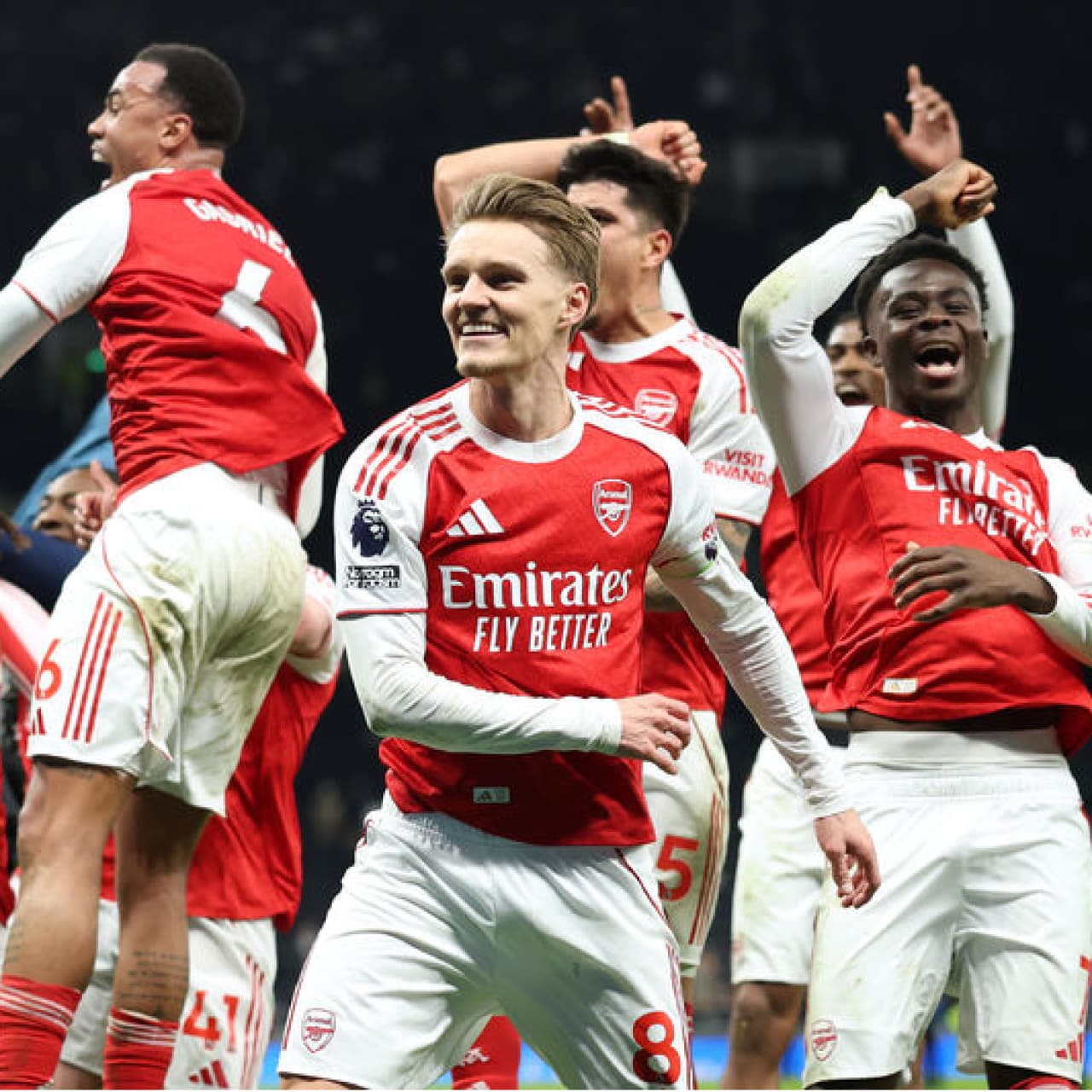 Arsenal zirvedeki yerini korudu!