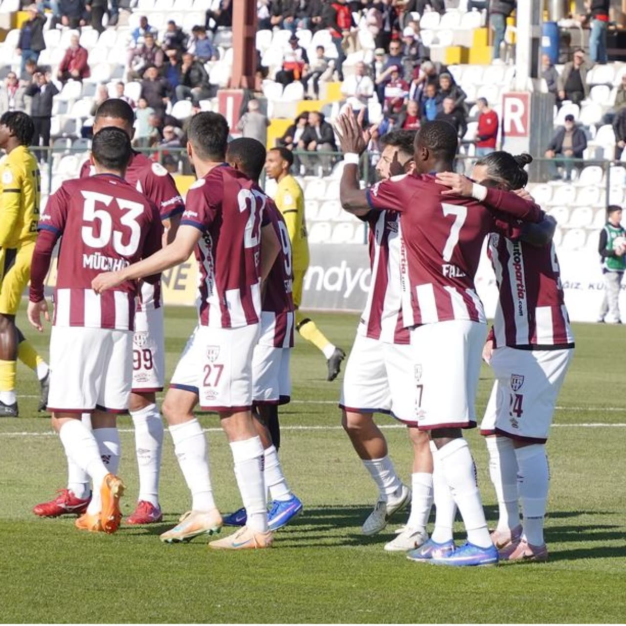 Bandırmaspor tek attı üç aldı!