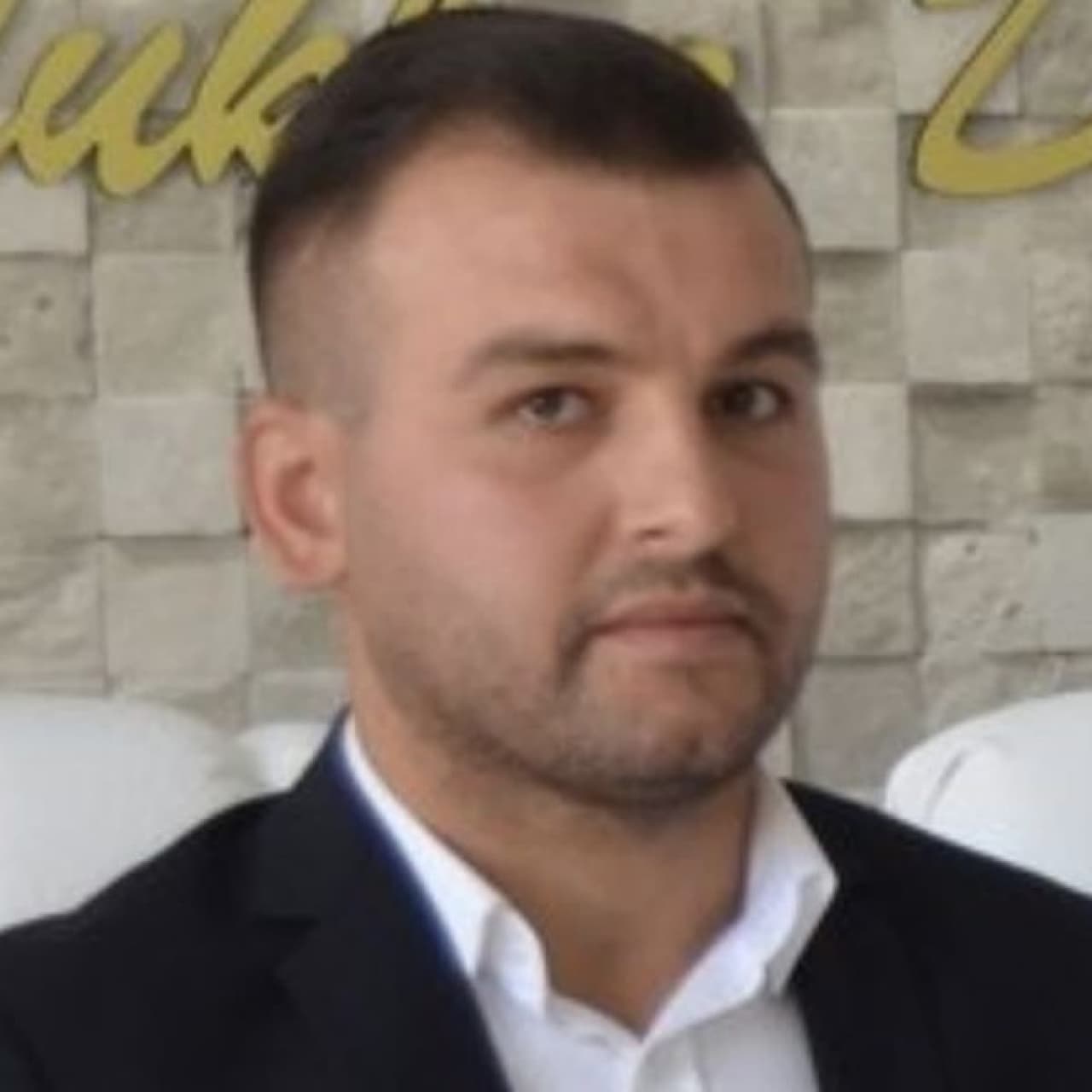 Polis memuru yatağında ölü bulundu