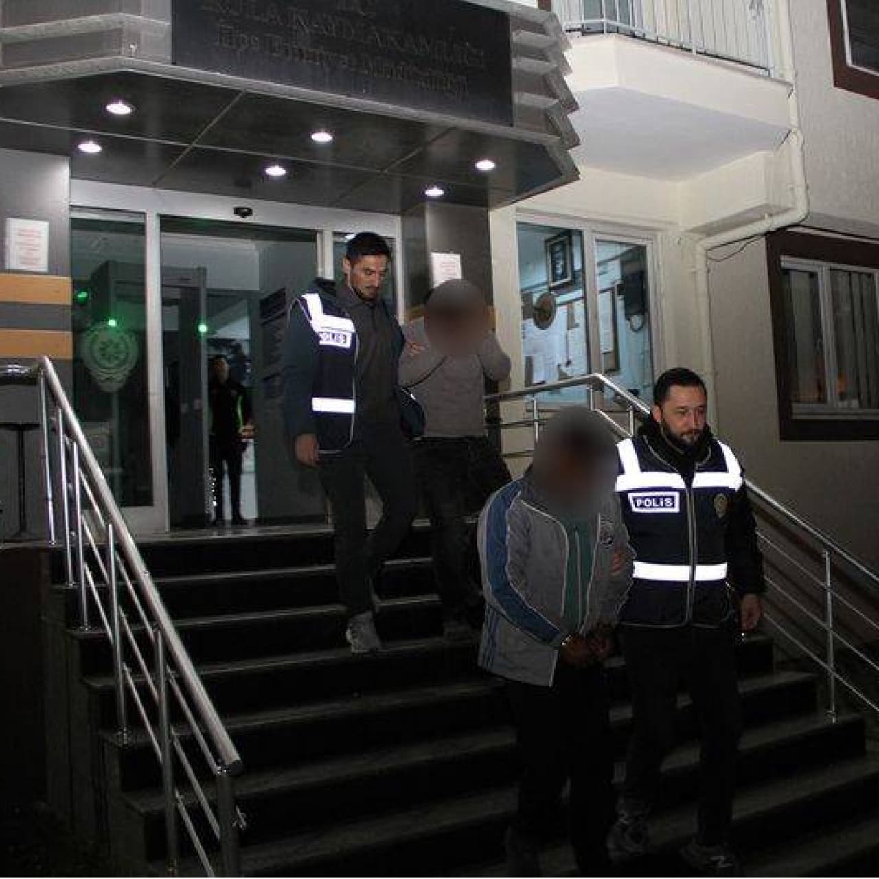 İnşaattan hırsızlık yapan 2 şüpheli tutuklandı