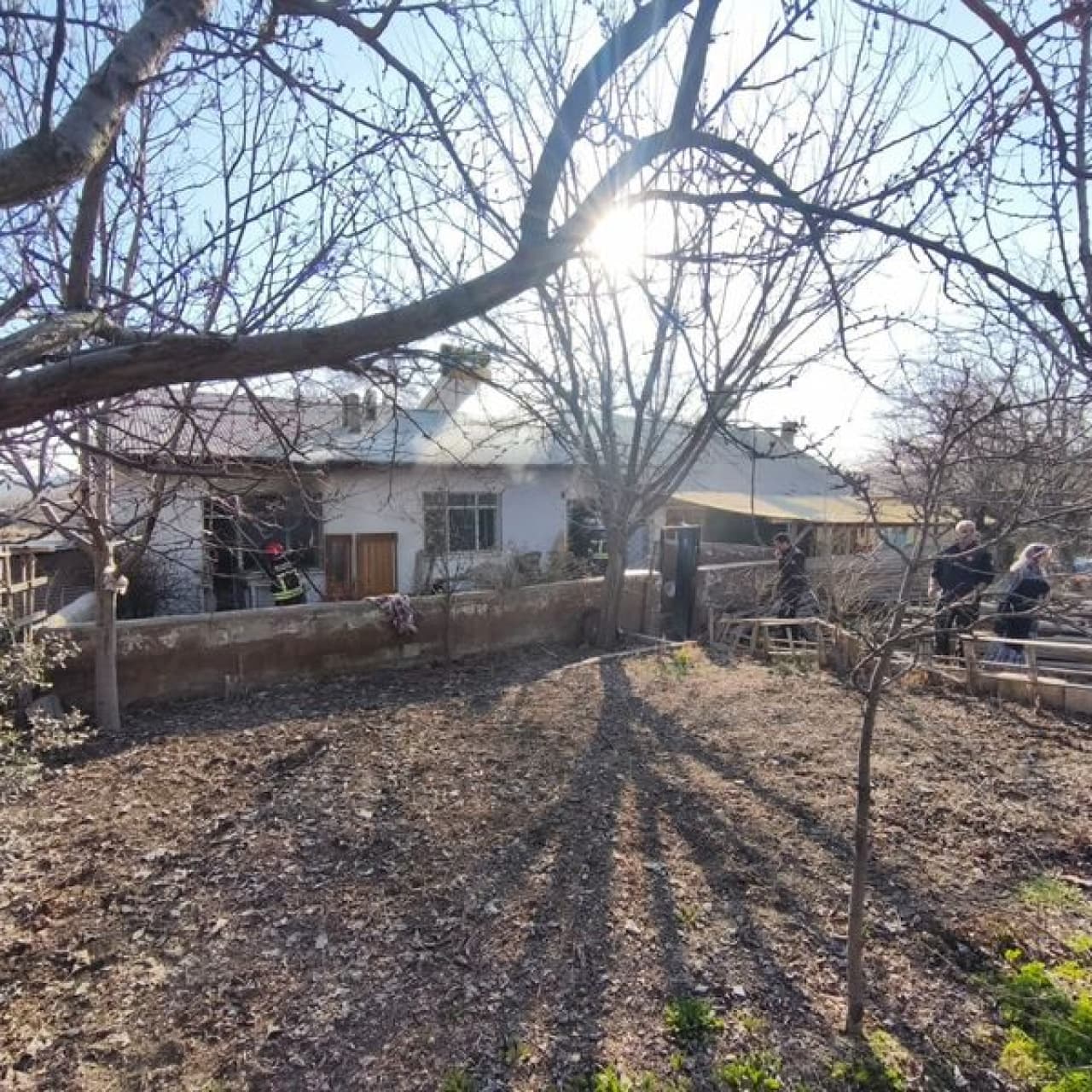Müstakil evde yangın: 1 ölü, 1 yaralı