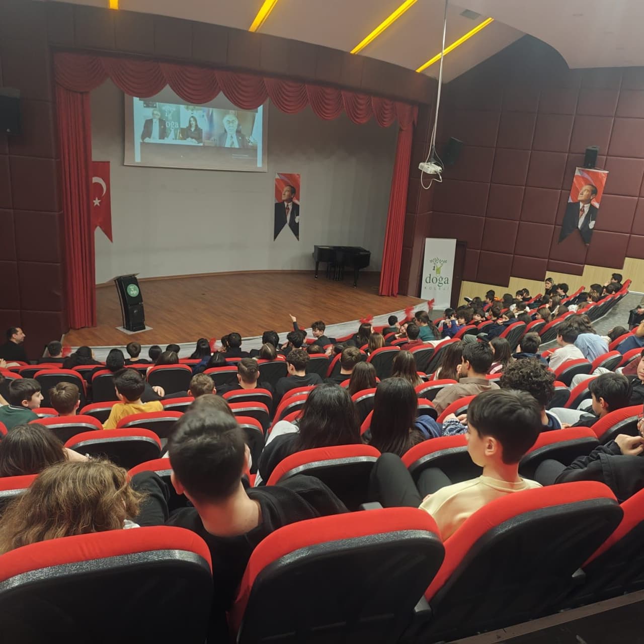 Binlerce öğrenci, Nevzat Tarhan ile buluştu