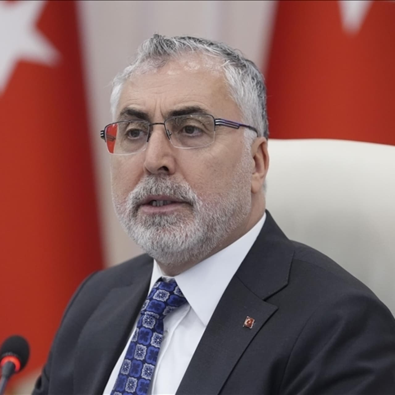"İşsizlik yüzde 8,3’e geriledi"
