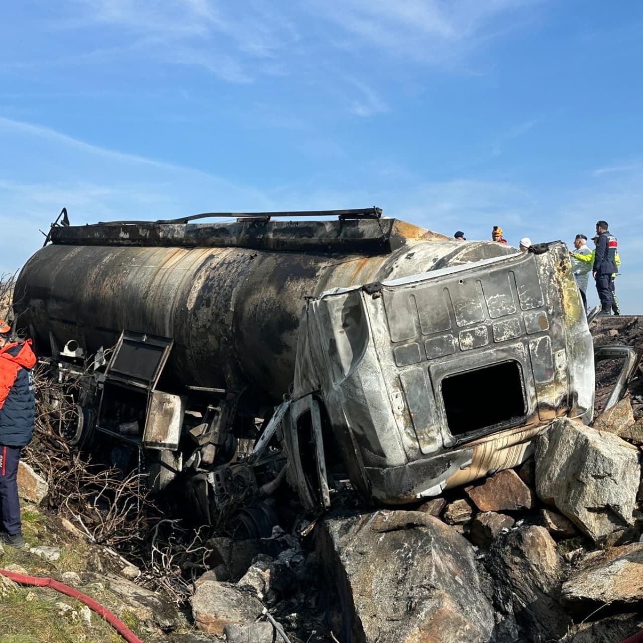 Mazot yüklü tanker yandı: 1 ölü