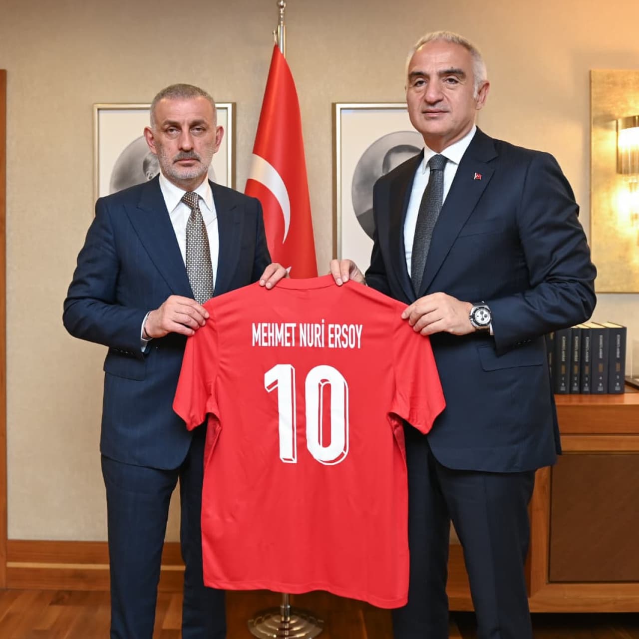 Bakan Ersoy, Hacıosmanoğlu'nu kabul etti