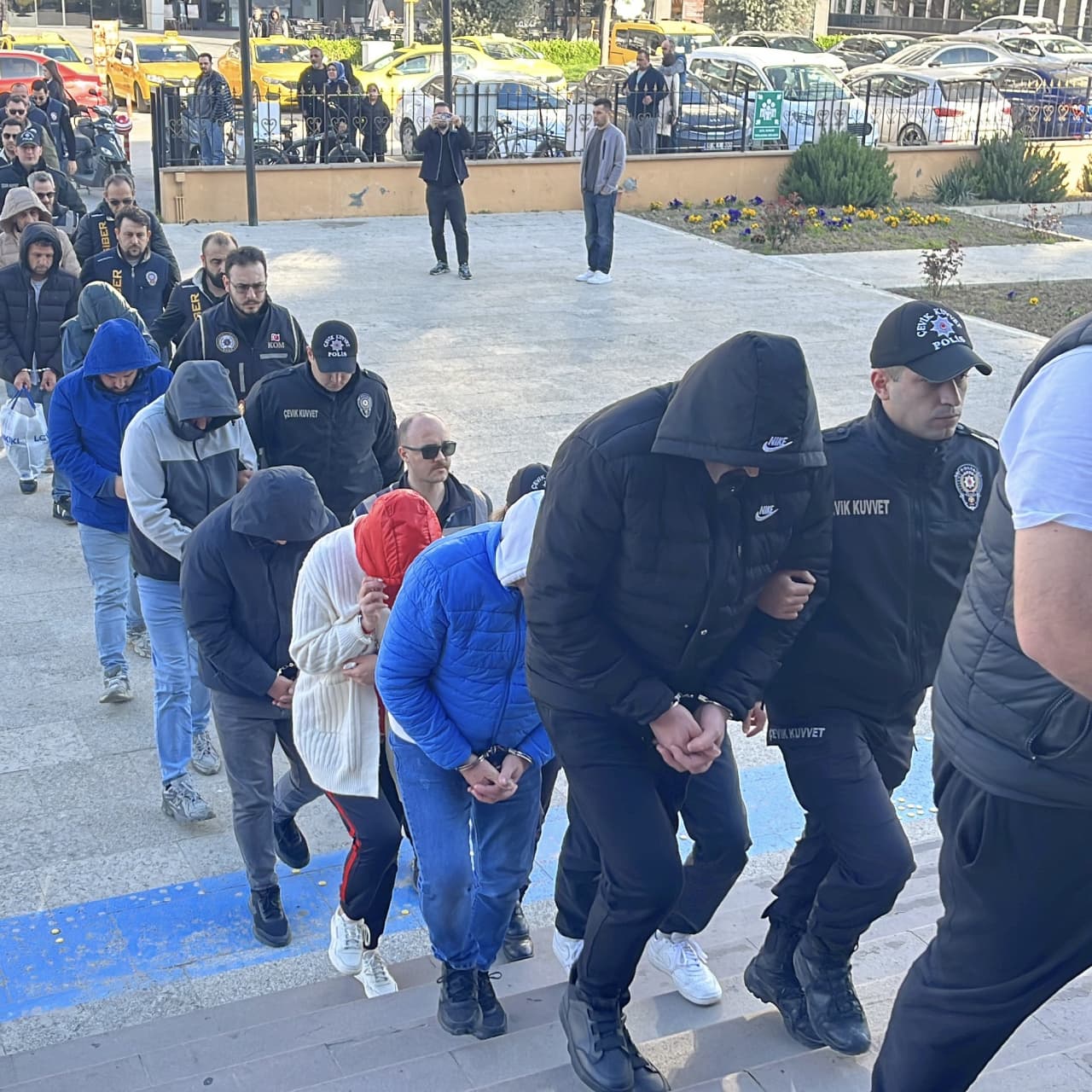 Yasa dışı bahis operasyonu: 9 tutuklama