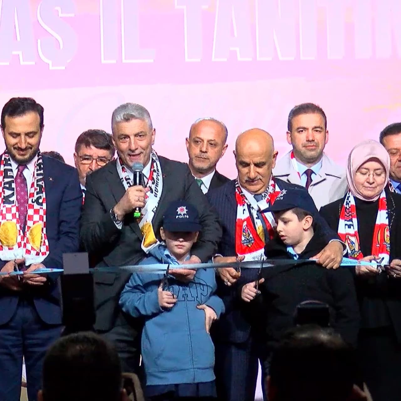 "Şehirlerimizi kısa bir sürede ayağa kaldırdık"
