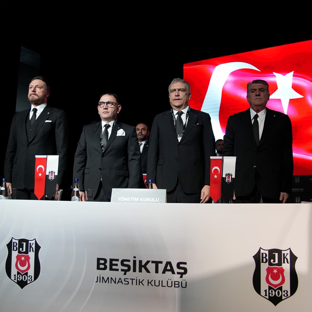 Beşiktaş'ta 'divan' toplandı