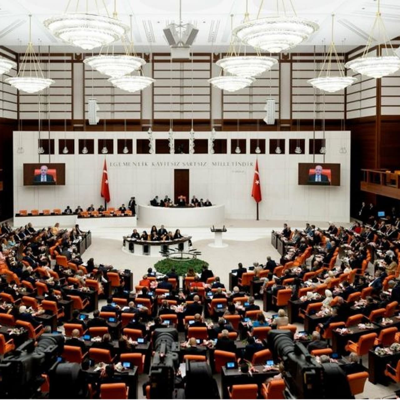 Ekonomi teklifi Meclis'te: Varlık barışında yüzde 5'e kadar vergi, kurumlar vergisinde indirim