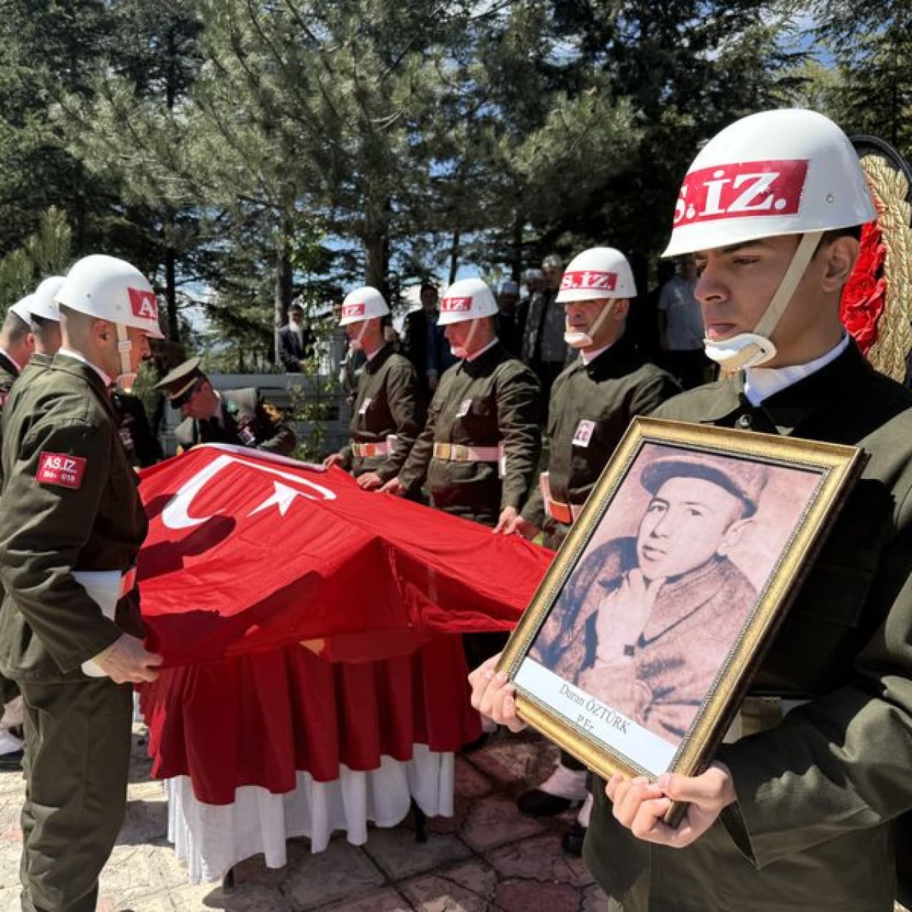 61 yıl sonra memleketinde defnedildi