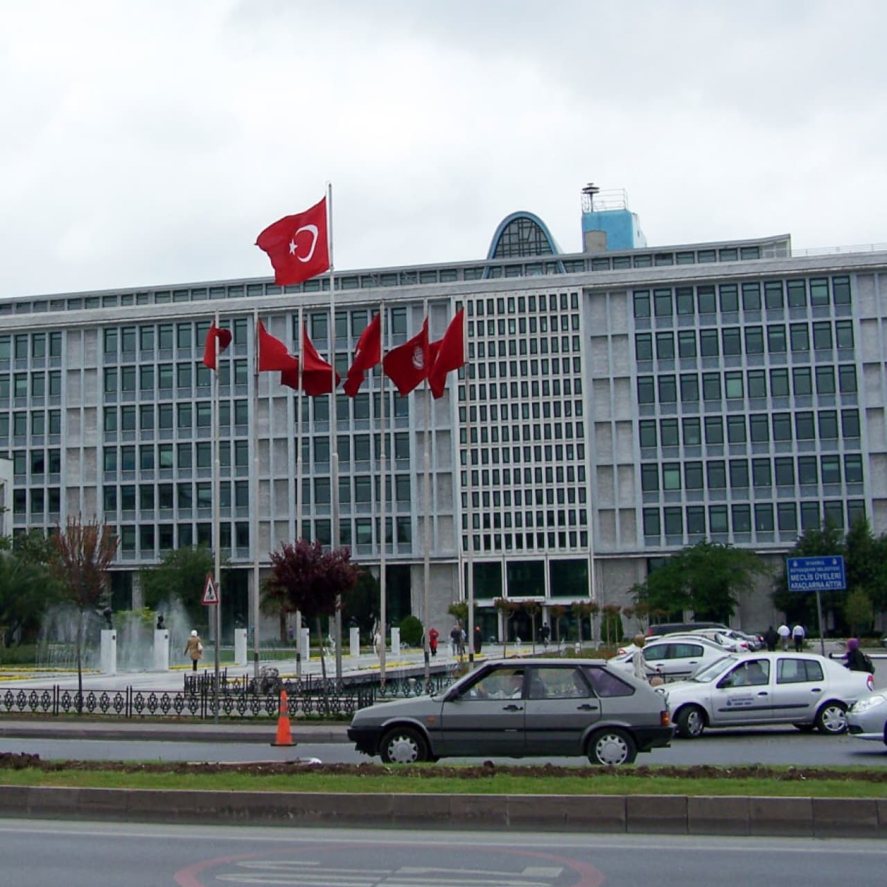 İBB'ye yeni operasyon: 30 gözaltı!