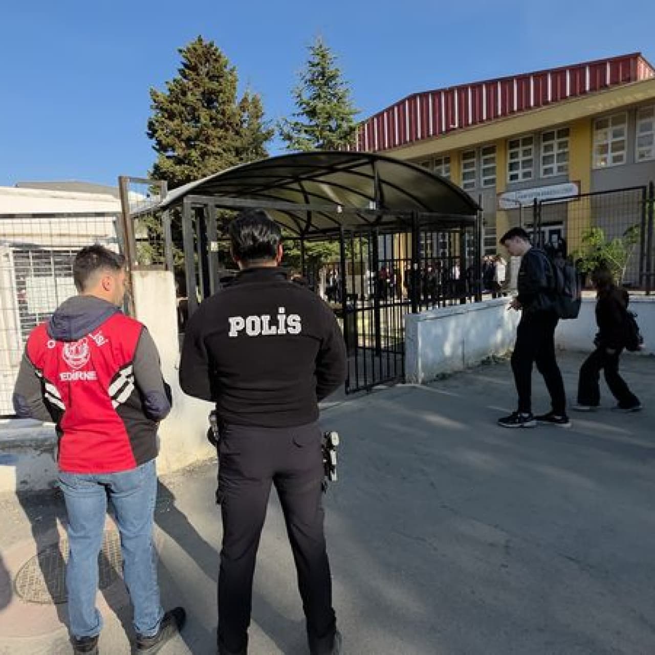 Okul güvenliğinde kademeli geçiş