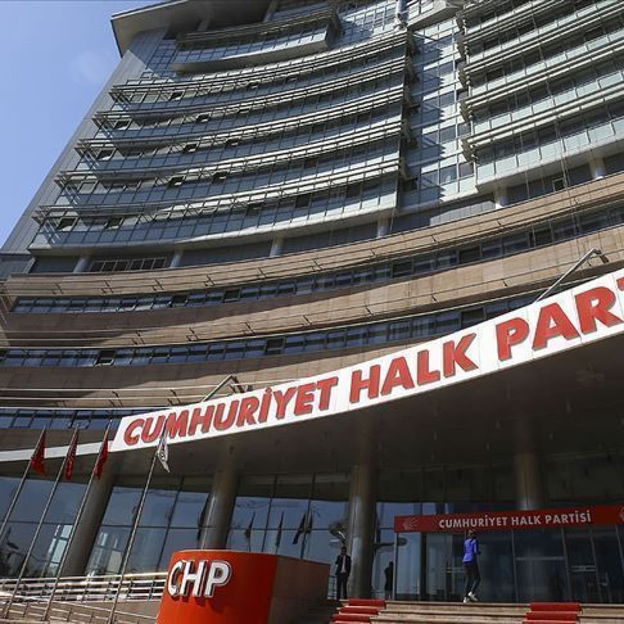 CHP'den "oy karşılığı işe alım" iddialarına yanıt