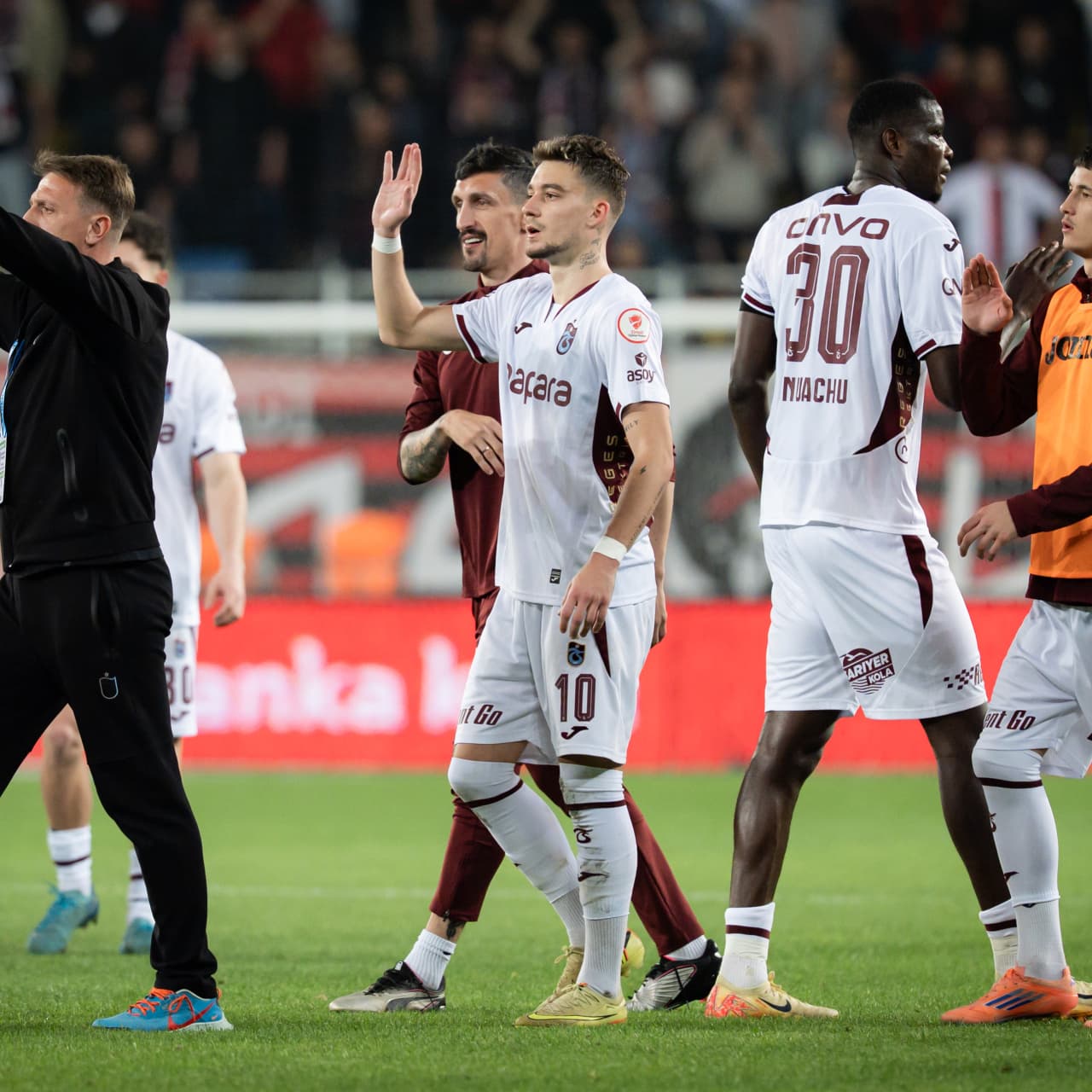 "Burada mutluyum ama kararı Trabzonspor verecek"