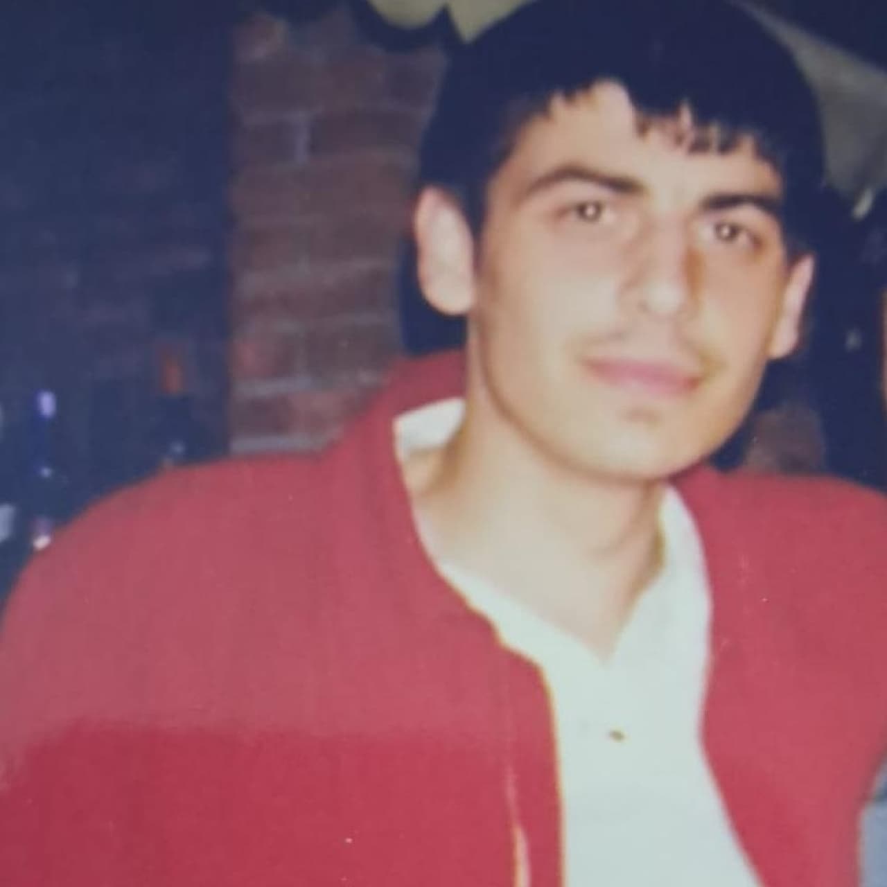 "Kardeşimin katilini ortaya çıkarana 100 bin dolar ödül!"