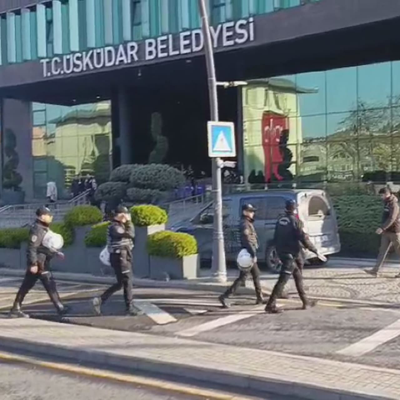 Üsküdar Belediyesi'ne operasyon: 7 gözaltı