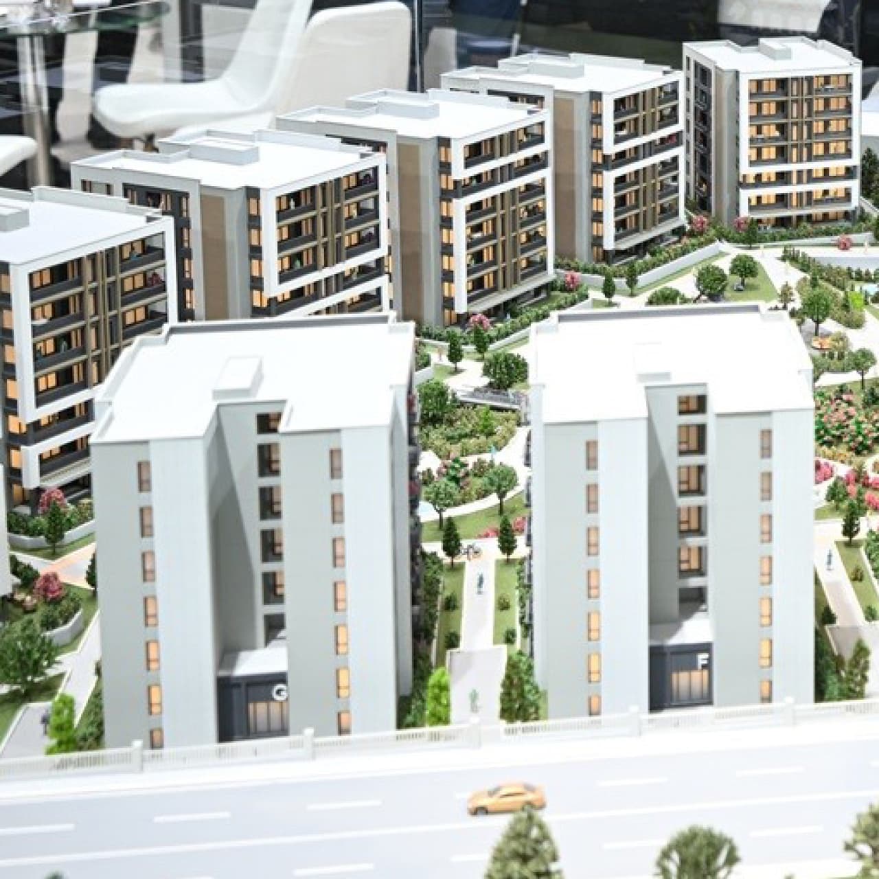 Yabancı geri döndü, açık kapandı