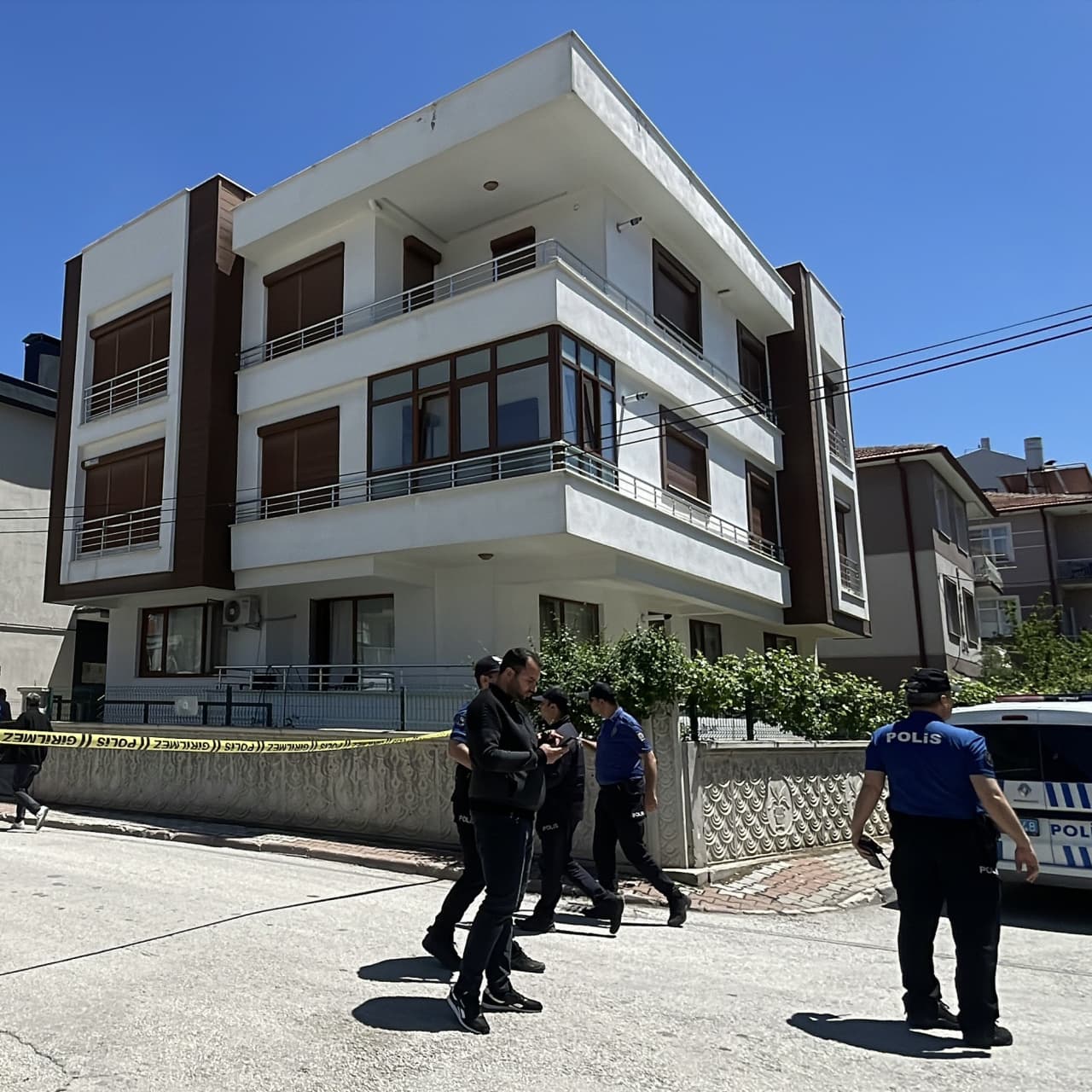 Tartıştığı anne ve babasını bıçakla katletti!