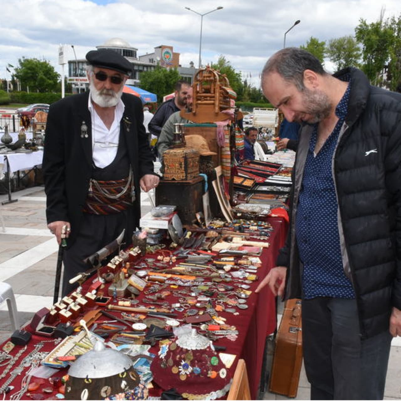 Malatya'da 5 ilden antikacılar sergi açtı